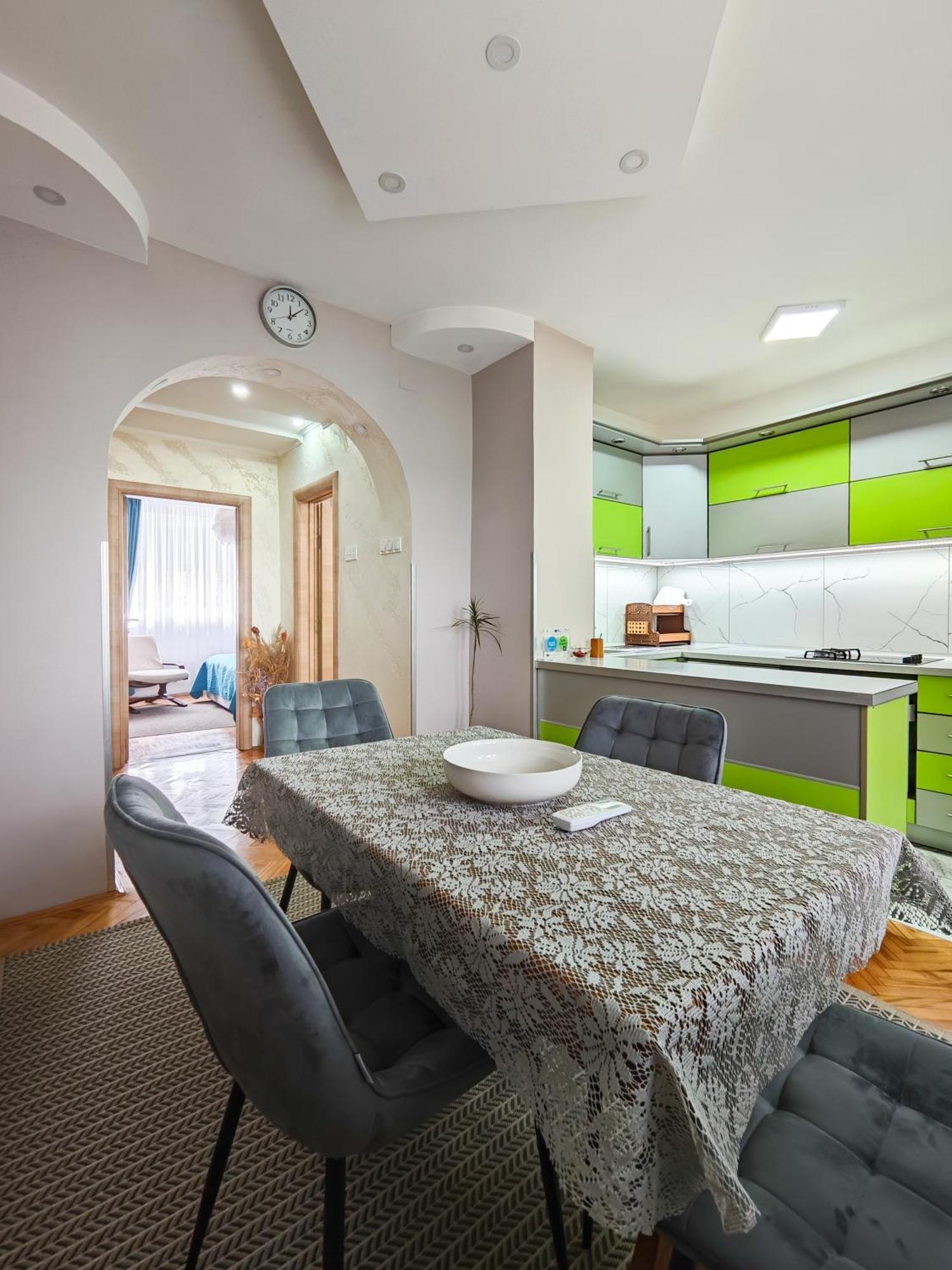Apartman Julija Donji Milanovac Εξωτερικό φωτογραφία