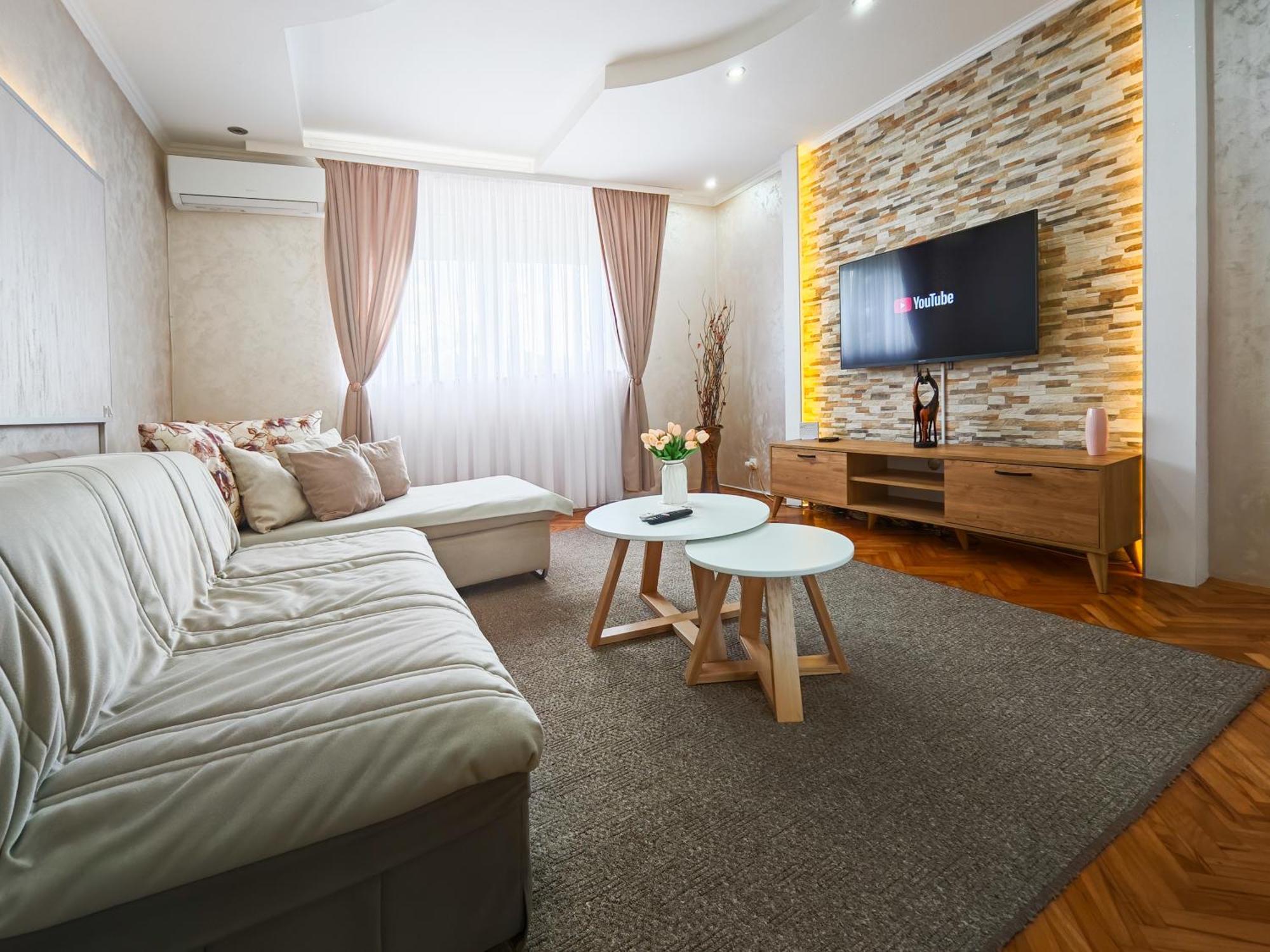 Apartman Julija Donji Milanovac Εξωτερικό φωτογραφία